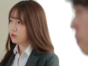 Chị cạnh bên nhà tốt bụng