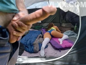 Cháu gái gạ tình chú ruột trong một chuyến về quê