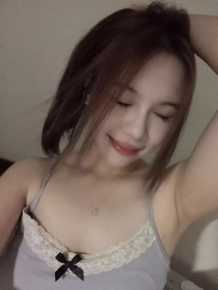 Anh trai may mắn và cô em kế dâm đéo tả được